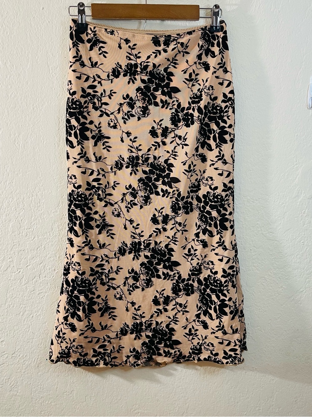 Blush Floral Skirt with Black Velvet Print Women Size Small Y2K Casual - Picture 3 of 8